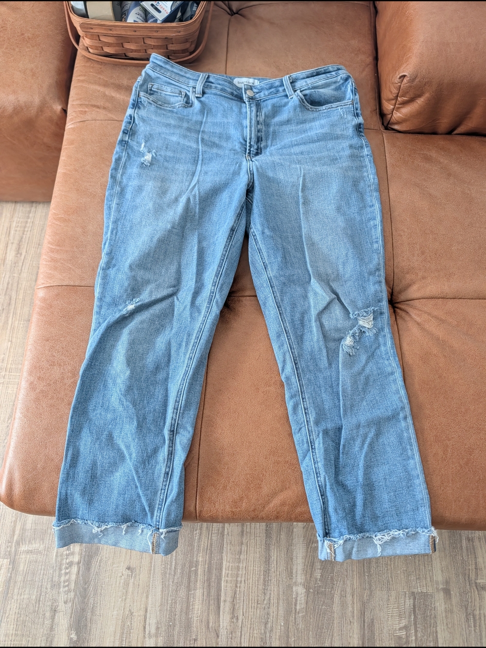 Straight Leg Women's Jeans in Light Blue with Distressed Hem
